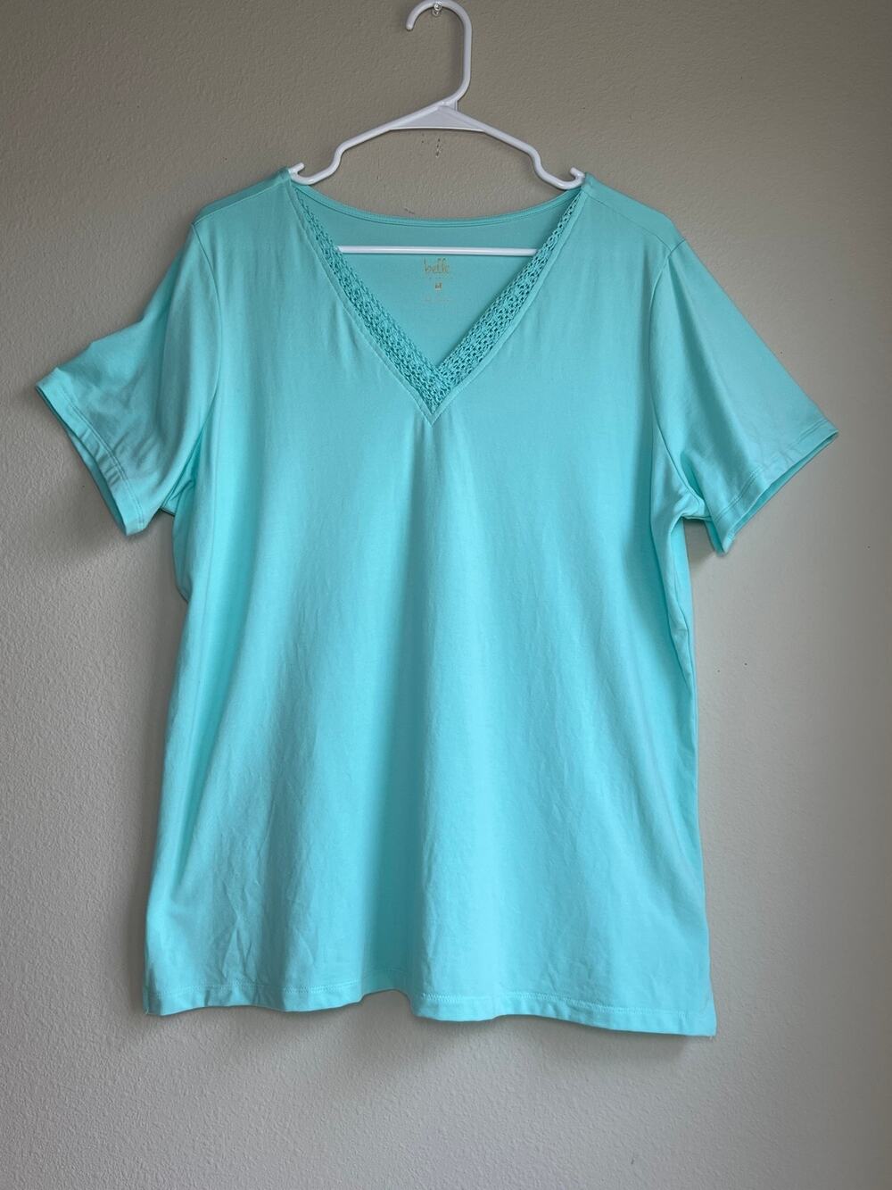 Belle by Kim Gravel Primabelle Crochet Trim V-Neck Top Mint Green Size Large